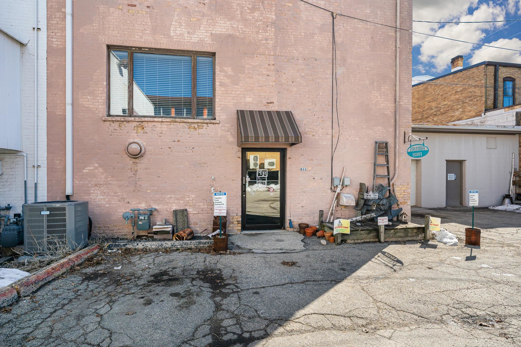 811 Oregon Street