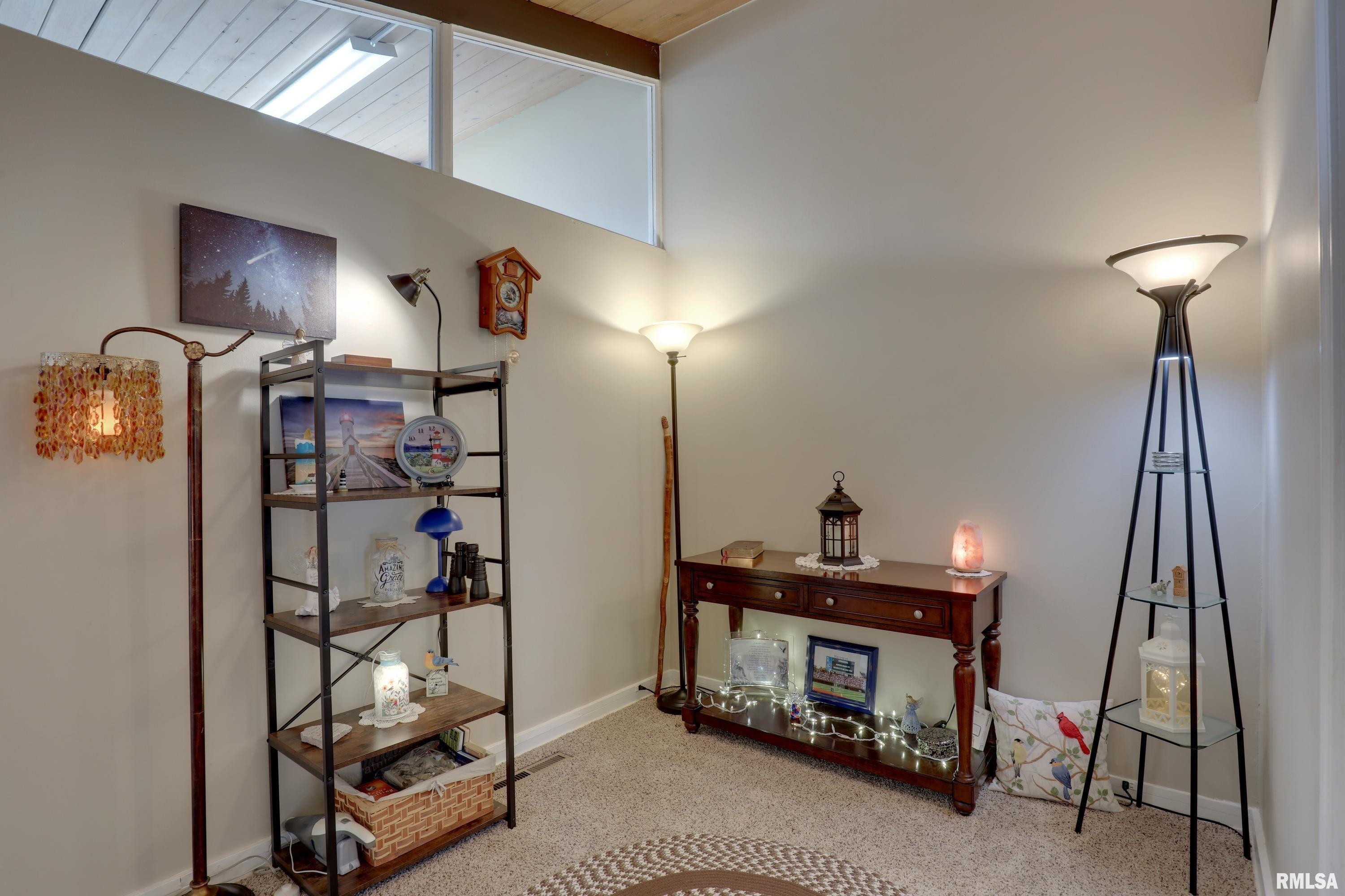 728 Ridgewood Drive
