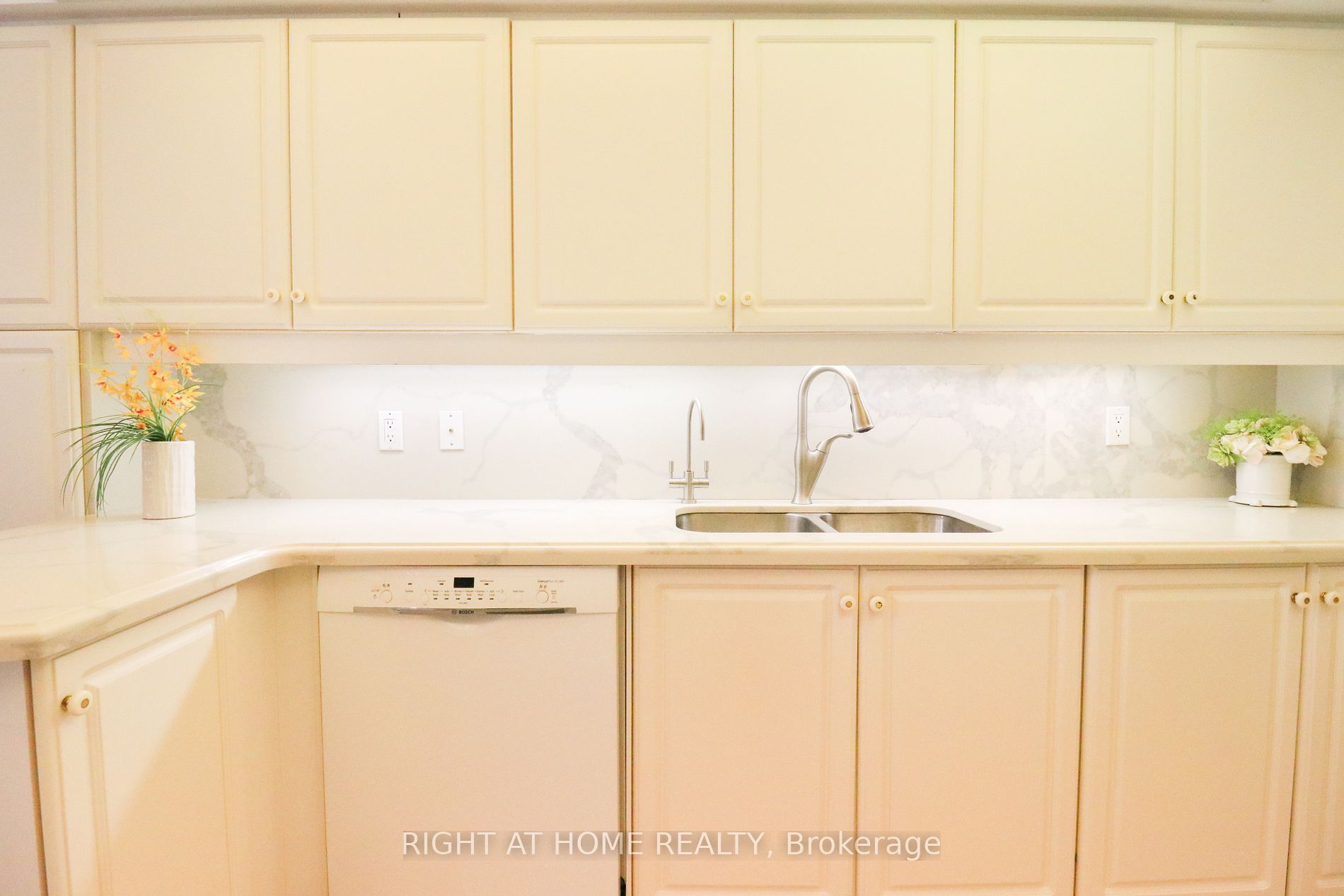 610 Bullock Dr 415