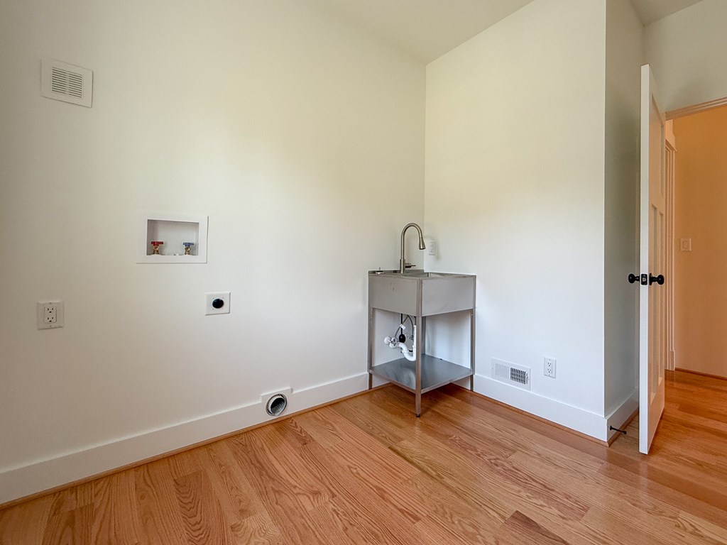 714 Monroe Ave 32