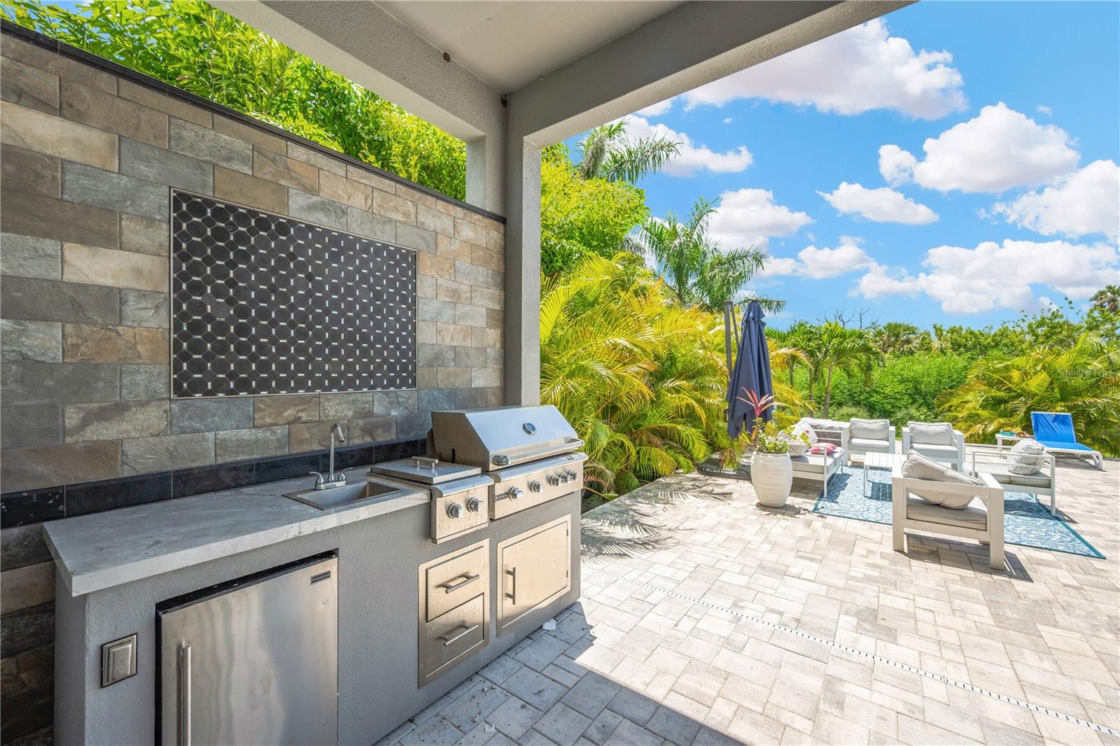 832 Manns Harbor Drive