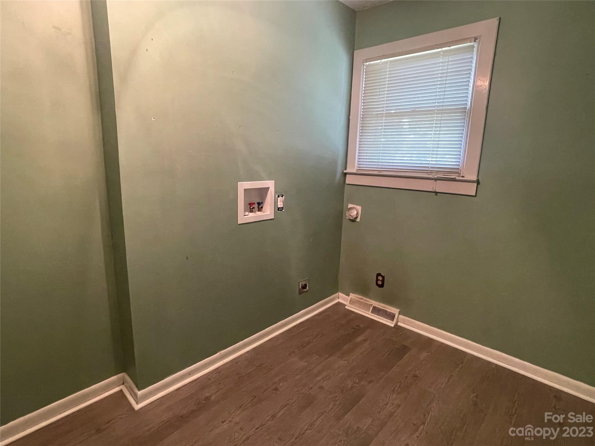 3559 Redcliff Drive