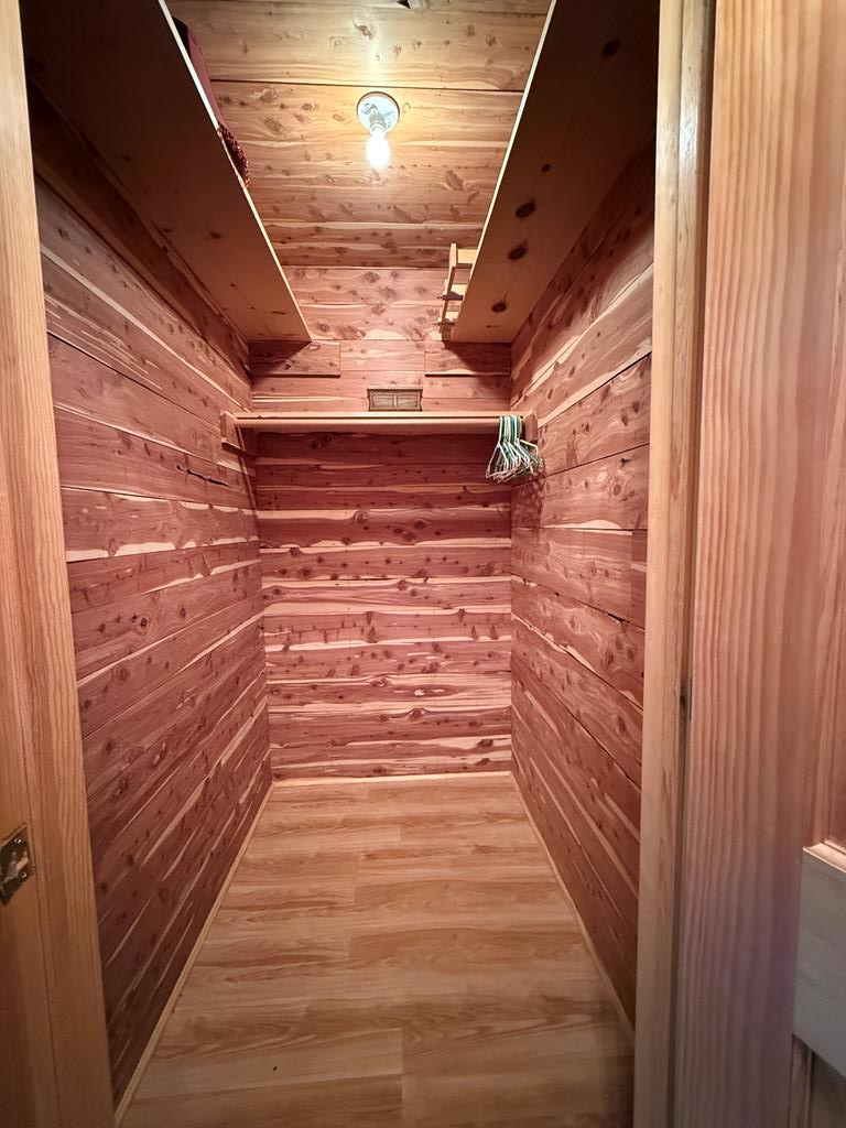 102 Overland Trail
