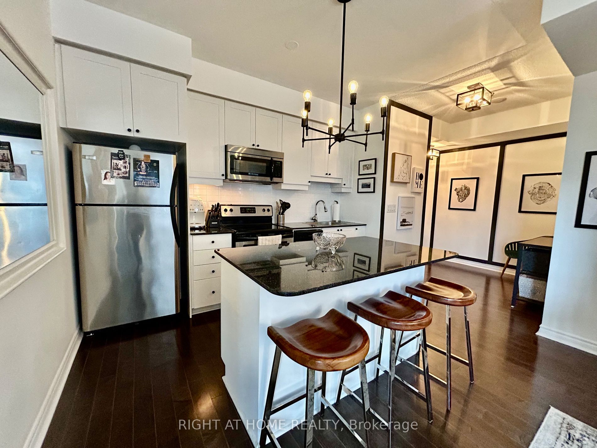 385 Prince Of Wales Dr 602