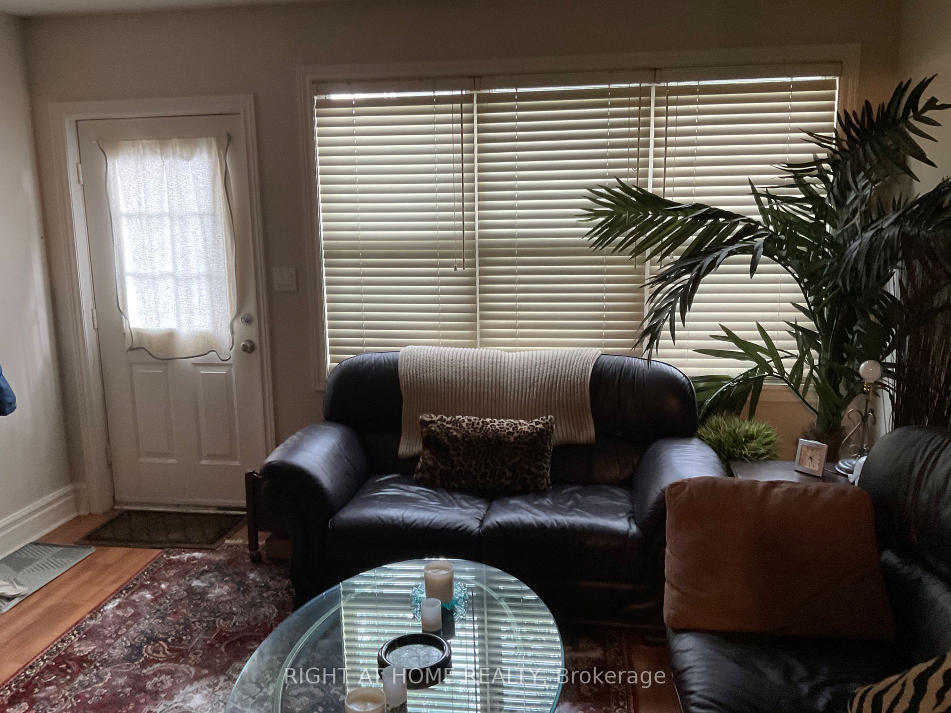 223 Beverley St Room A