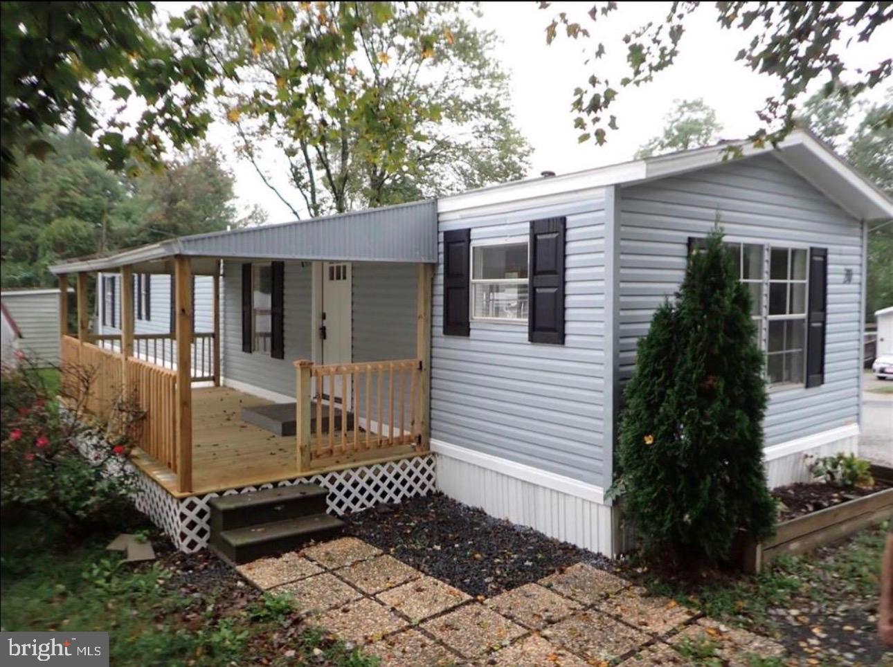 20 Maplewood Dr  