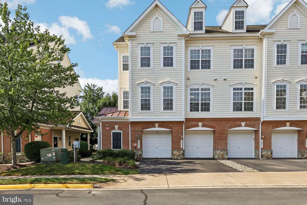 6821 Hampton Bay Lane, Gainesville, VA 20155