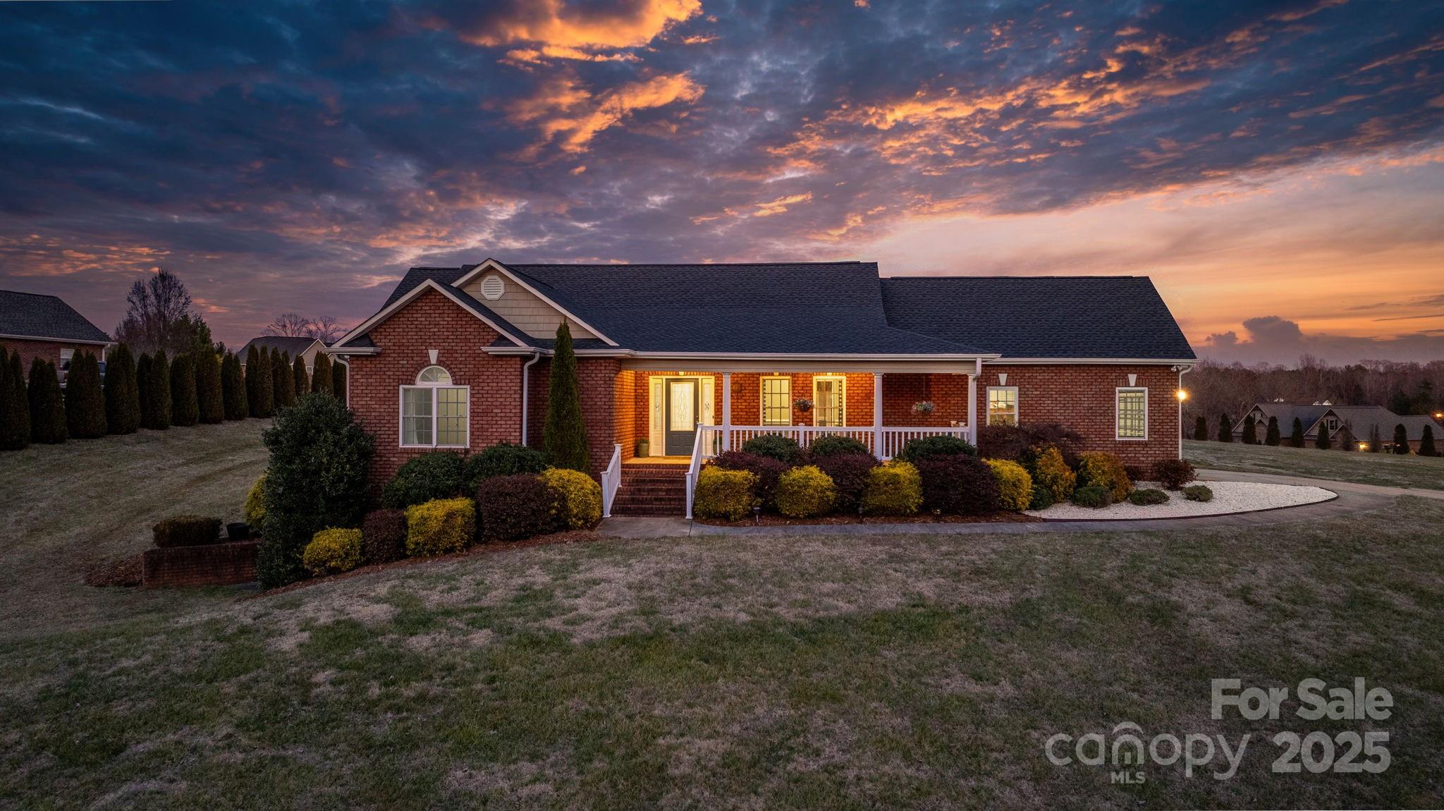 5174 S Oak Circle