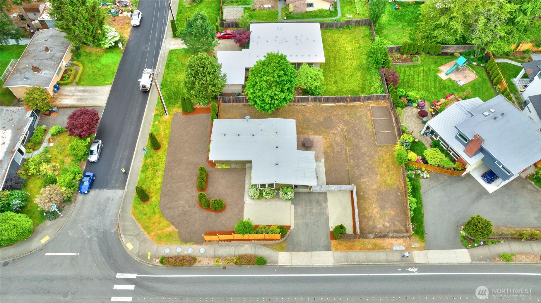 Bellevue - 1520  143rd Avenue SE