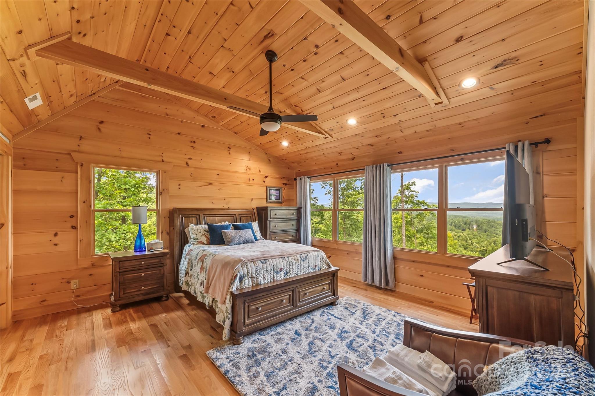 573 Lakeview Trail