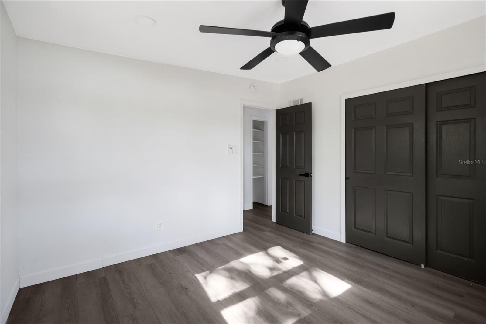 1217-1219 Lakeside Drive