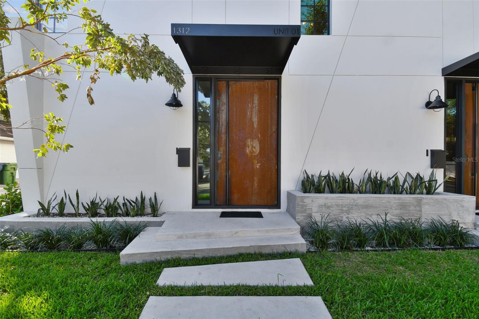 1312 W Azeele Street 1