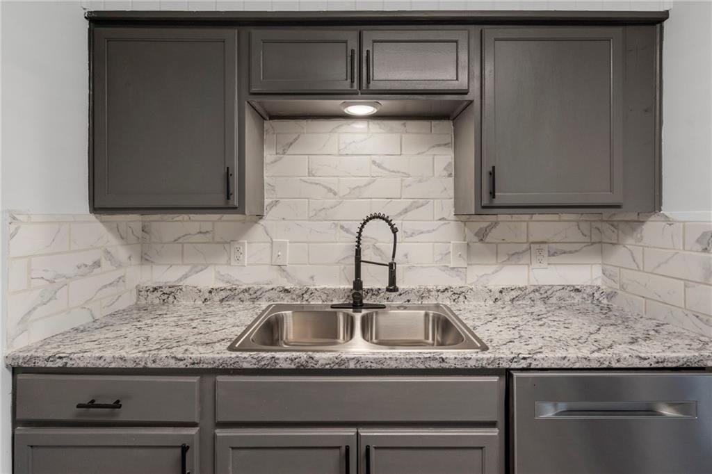 5211 NE 46th Terrace