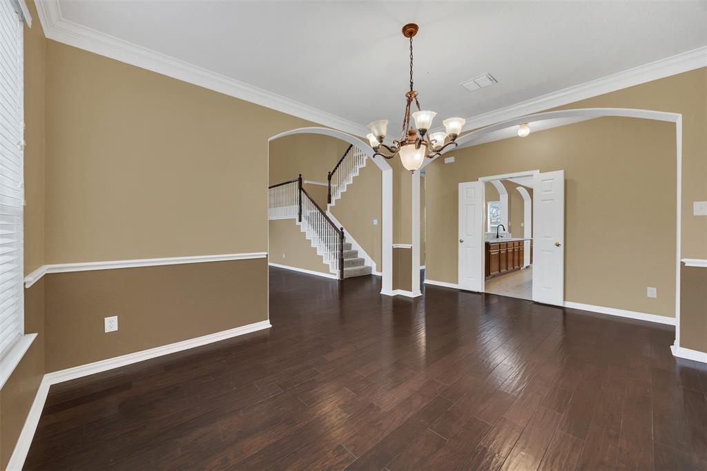 9909 Oakmont Court