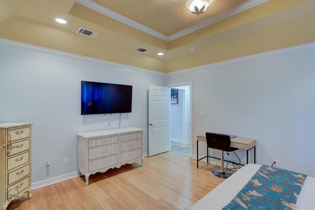 5861 Bluebonnett Drive