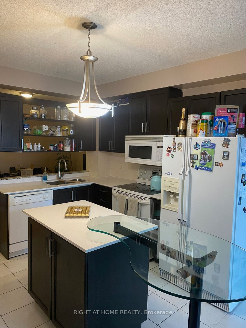 200 E Burnhamthorpe Rd 1504