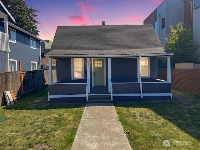 547 S Sullivan Street