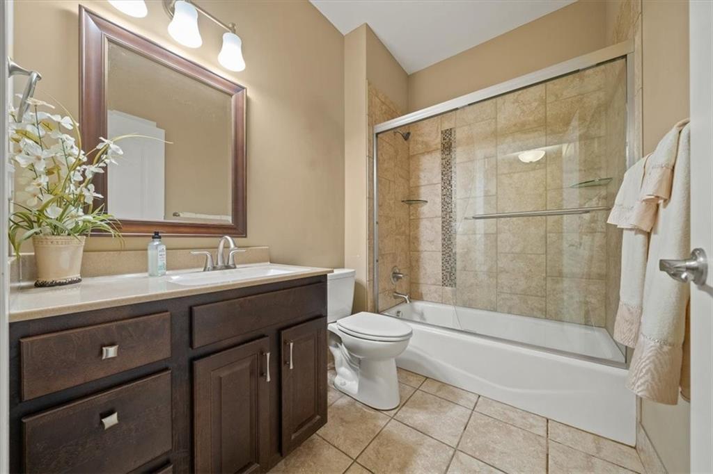 5614 Chimney Rocks Circle