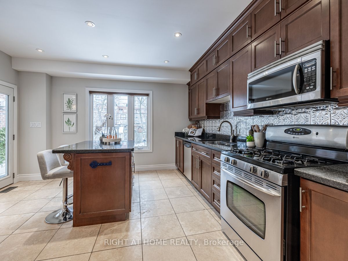 69 Mcintosh St
