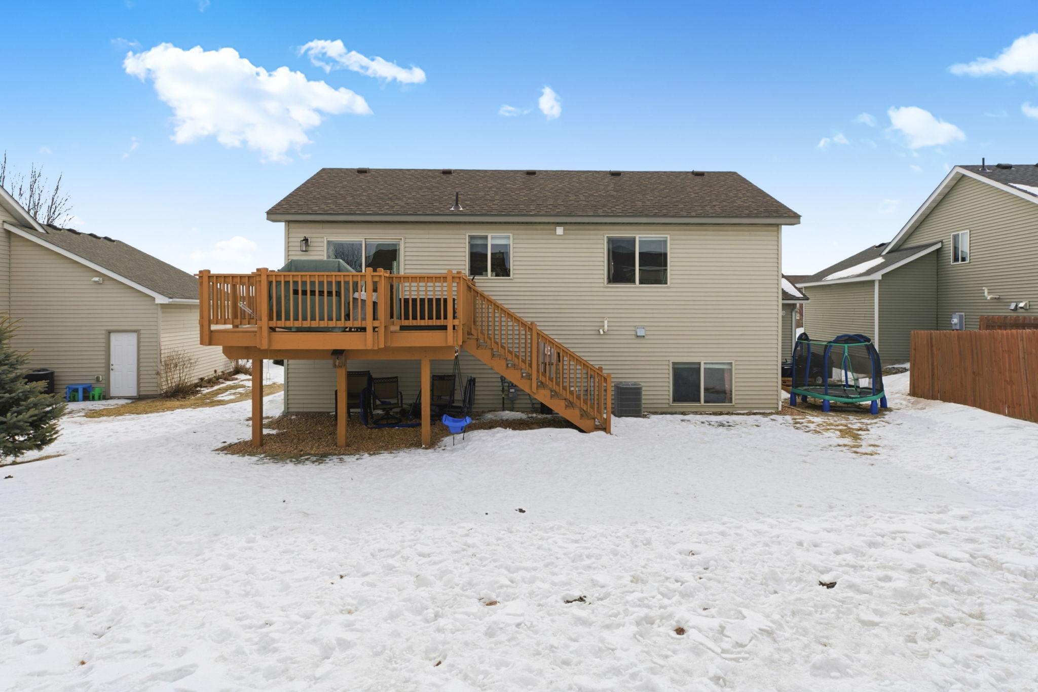 1525 Park View Lane NE