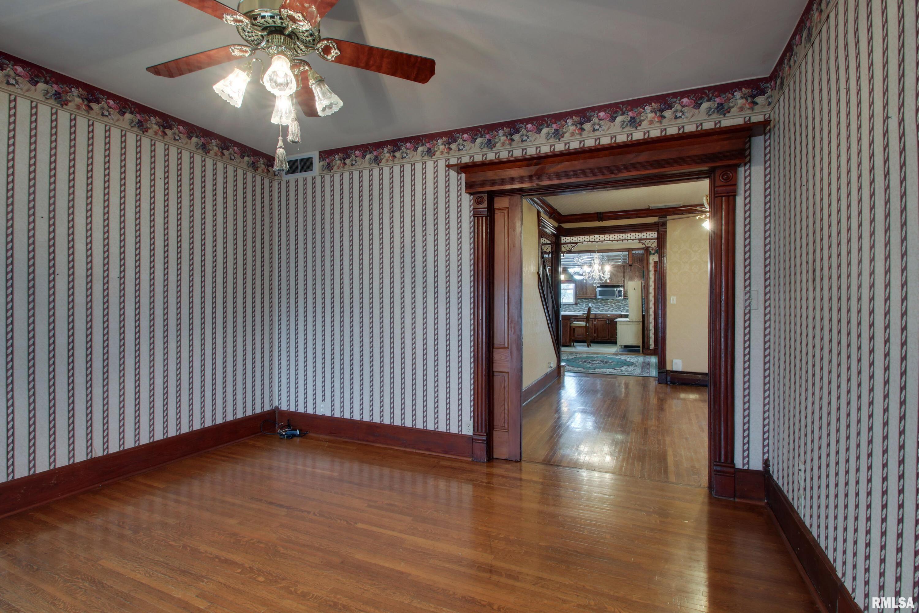 309 W Edwards Street