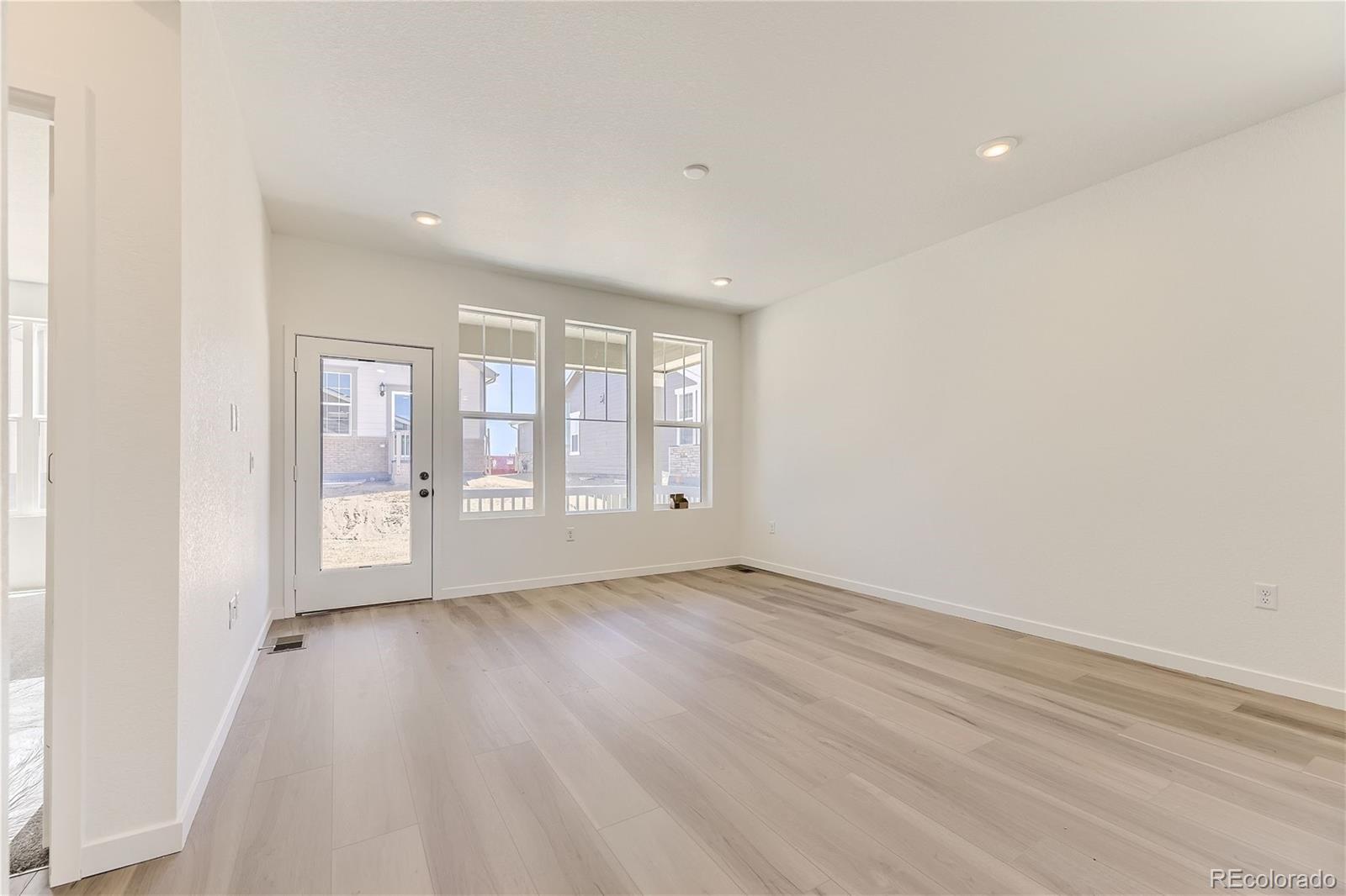 5174 N Quemoy Street