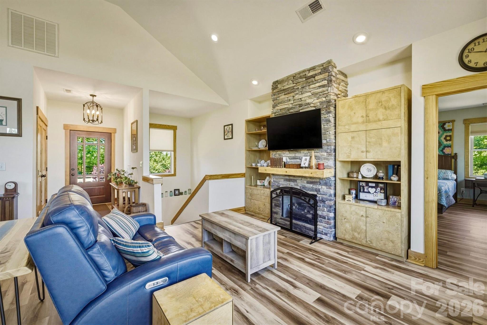 5564 Table View Lane