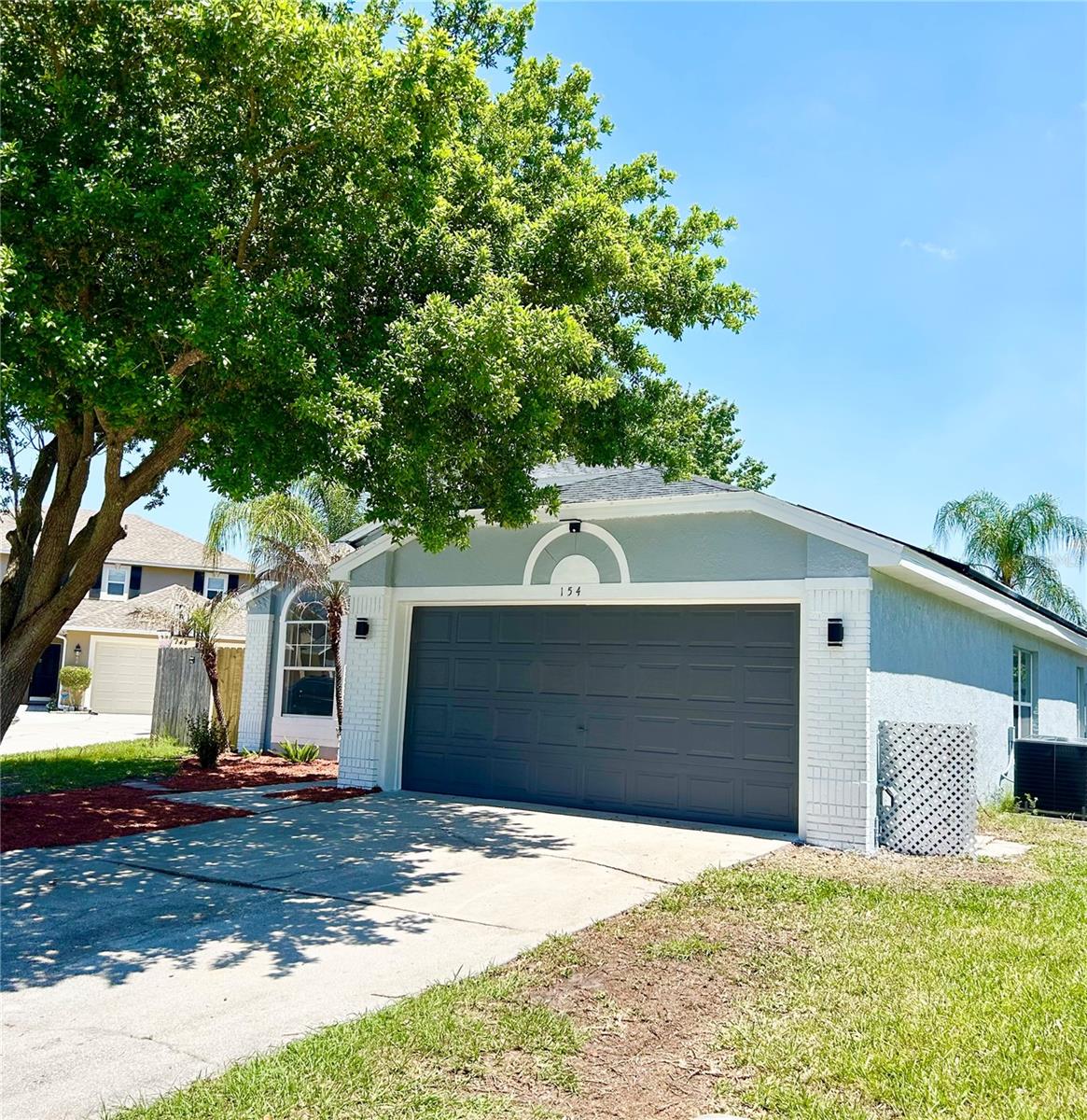 154 Woodbury Pines Circle