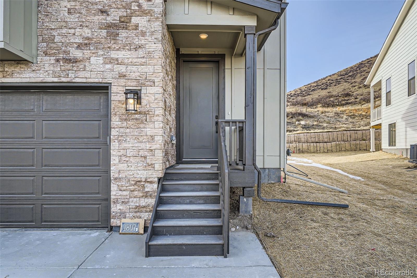 1807 Grayside Circle