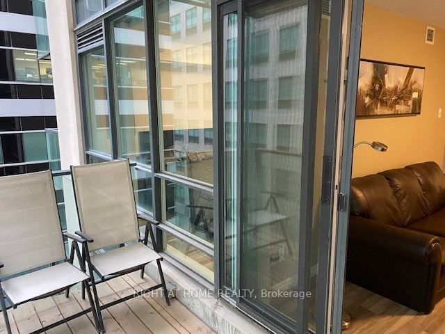 263 W Wellington St 705