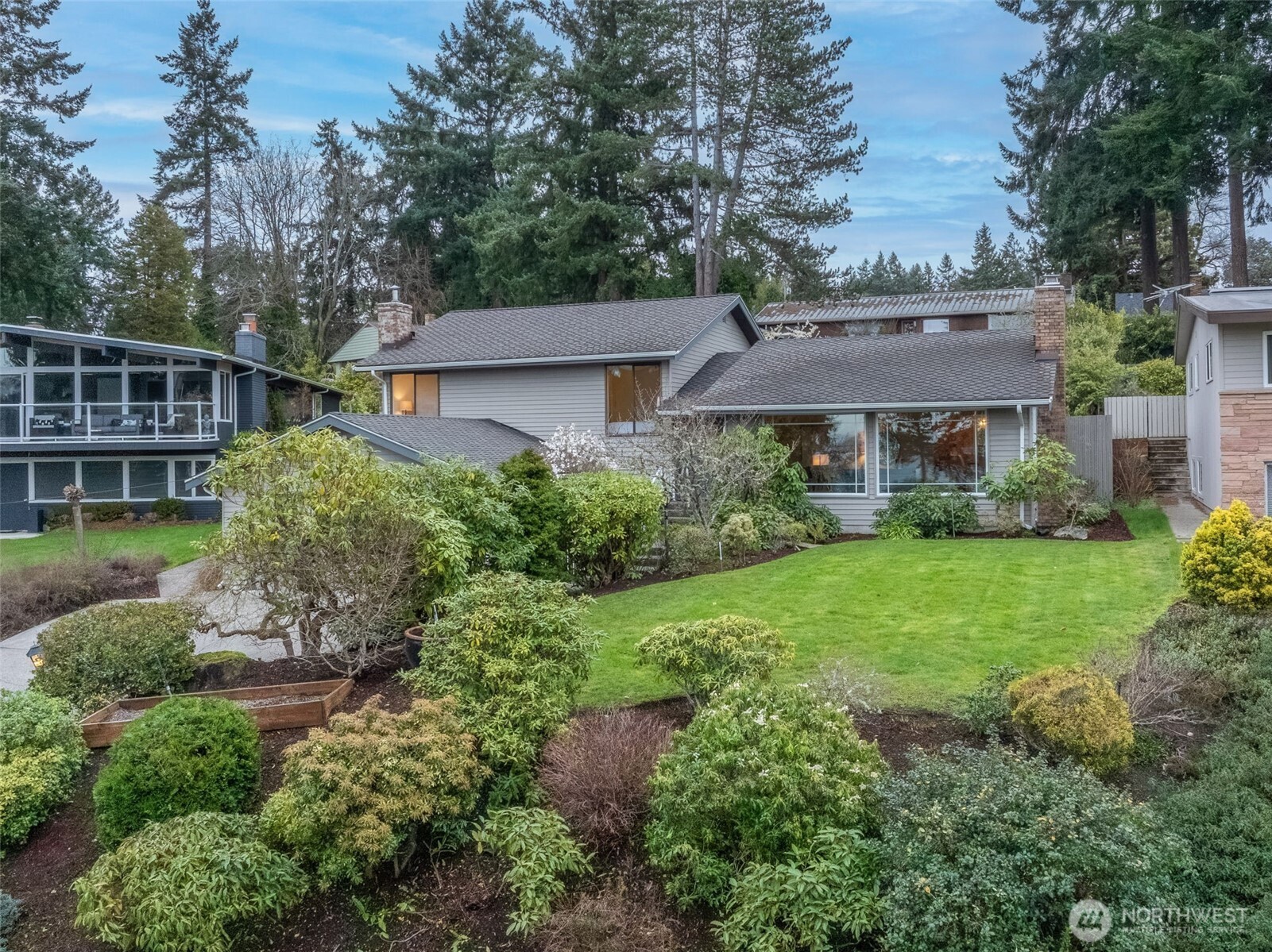 11818 Marine View Drive SW