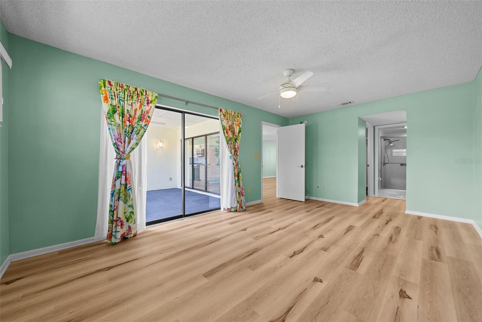 6061 Fairway Lane 1411