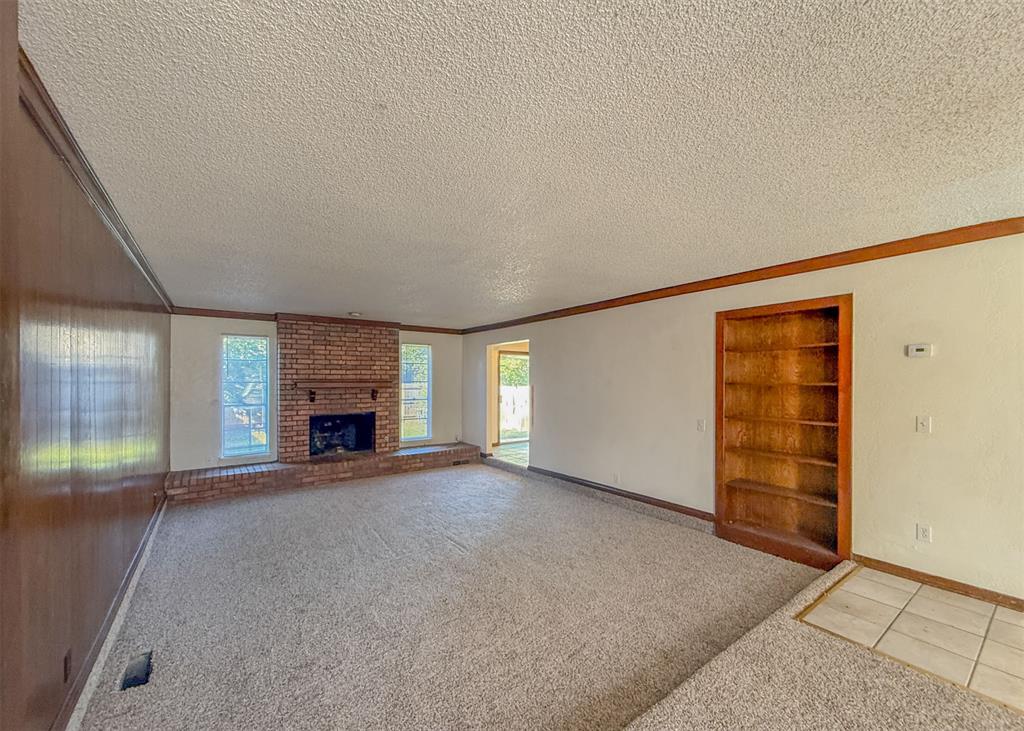 Spacious 3-bedroom, 2.5-bathroom duplex located at 7223 Edenborough Drive in NW Oklahoma City!This 1,913 sq. ft. two-story home features a large living and dining area with a cozy fireplace, a spacious kitchen with a breakfast area, and an attached 2-car garage. Enjoy a convenient location near NW Expressway and Hefner Parkway, with easy access to shopping, dining, and entertainment!