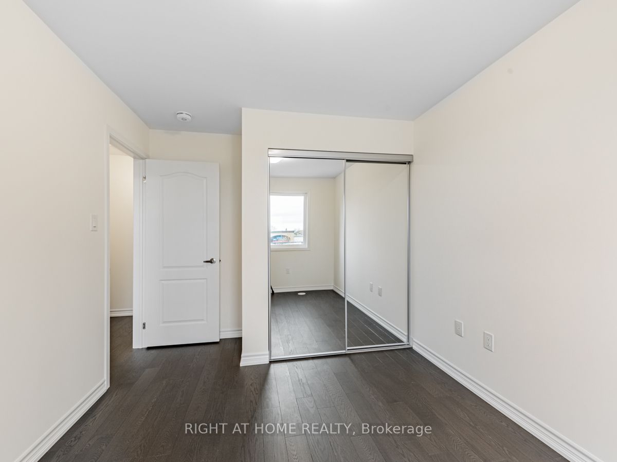 1972 Victoria Park Ave #21