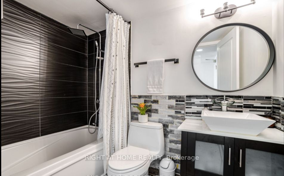 55 Harrison Garden Blvd 703