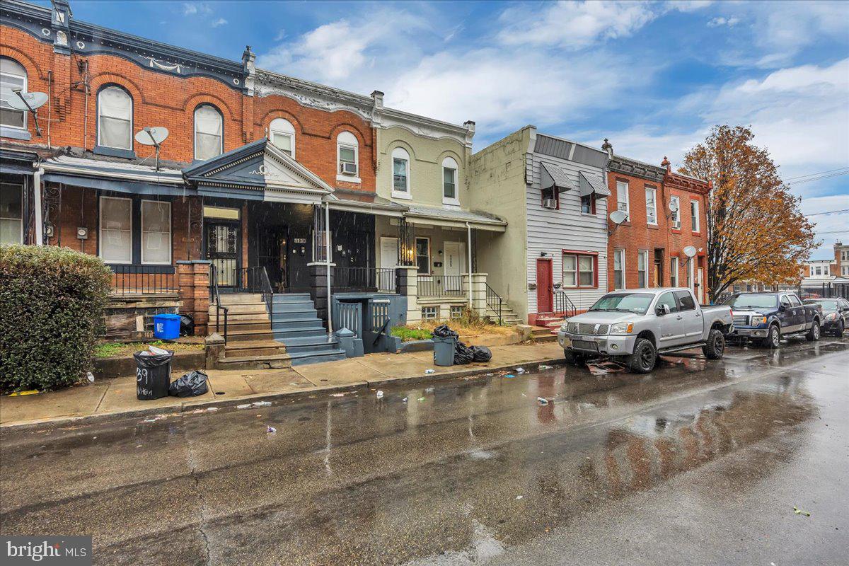 1135 W Venango St  