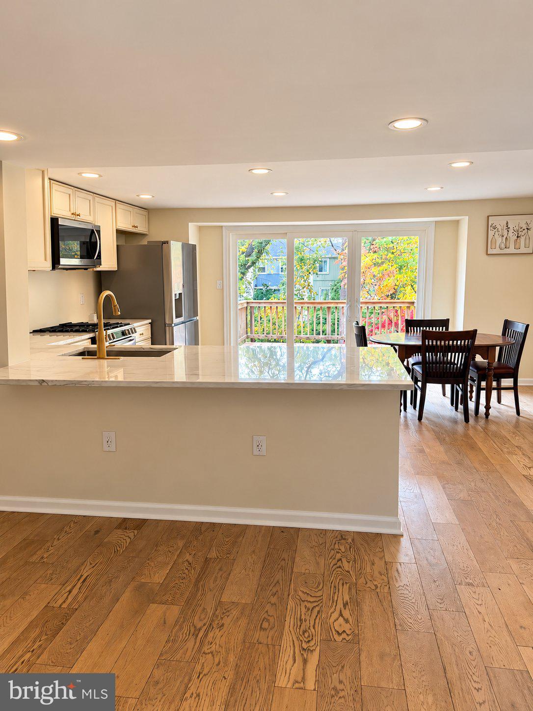 5445 Hildebrand Court
