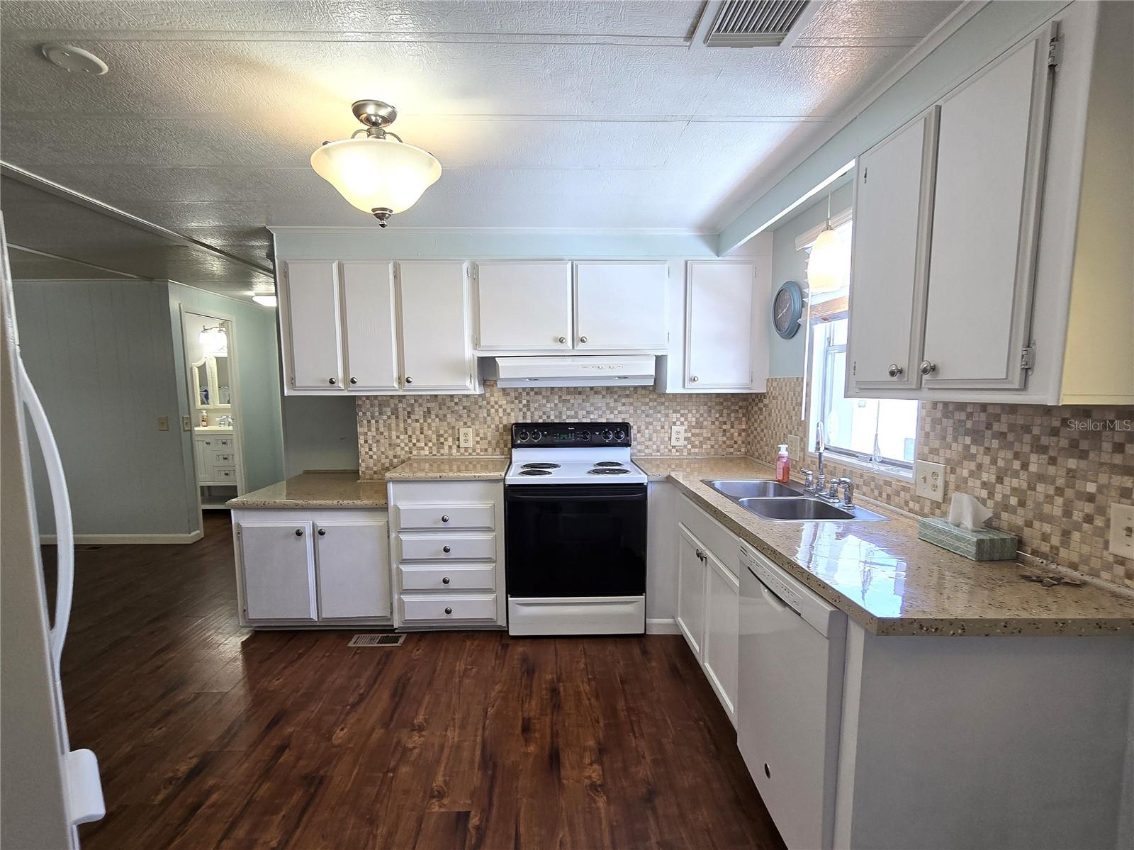 6710 36th Avenue E 37