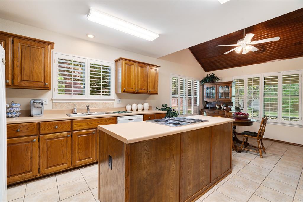 4110 Lakeshore Drive