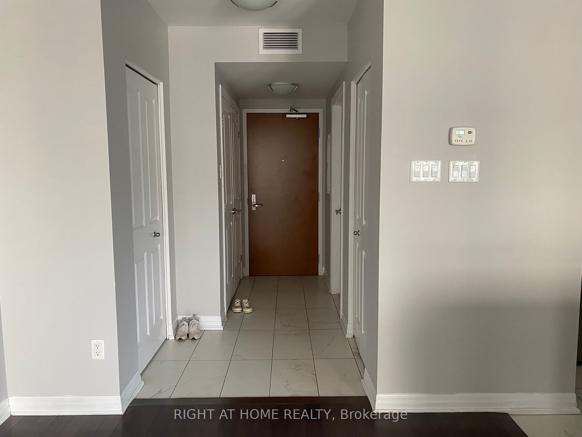 195 Besserer St 2008