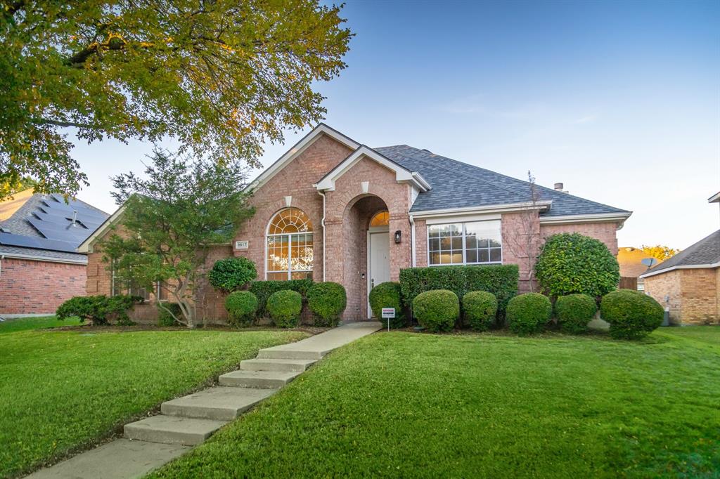 Beautifully updated 3-bedroom, 2-bath home in the heart of Plano with Frisco ISD schools! This 1,859 sqft single-story gem offers an open and functional layout with no carpet throughout. The spacious kitchen features modern appliances—all replaced in recent years—along with plenty of counter space for everyday living and entertaining. Major updates include a new roof, fence, HVAC, hot water heater, and appliances, providing peace of mind for years to come.
Enjoy resort-style community amenities with a pickleball court, basketball court, and pool, plus a short walk to Hidden Meadow Park. A rare combination of location, updates, and lifestyle—this home truly has it all!