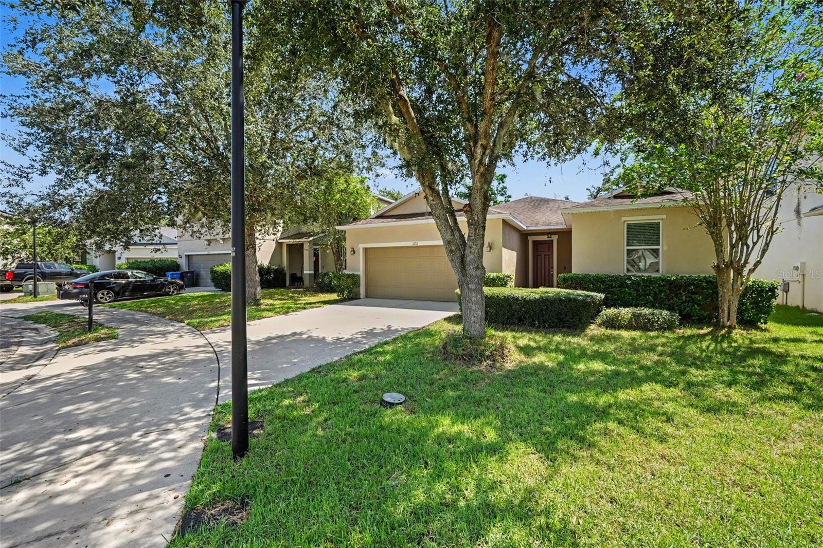 Welcome to this move-in ready 3-bedroom, 2-bathroom home located in the desirable Emerald Oaks neighborhood. This home features an open floorplan where the kitchen seamlessly connects to the living space, making daily living and entertaining effortless. The kitchen comes equipped with sleek appliances and durable countertops. Retreat to the primary suite, which boasts its own dedicated primary bathroom complete with double sinks and a large walk-in closet. Step outside to enjoy the privacy of a fully fenced-in backyard. Conveniently located near shopping, restaurants, parks, schools, and major highways for an easy everyday commute.Schedule your private showing today!