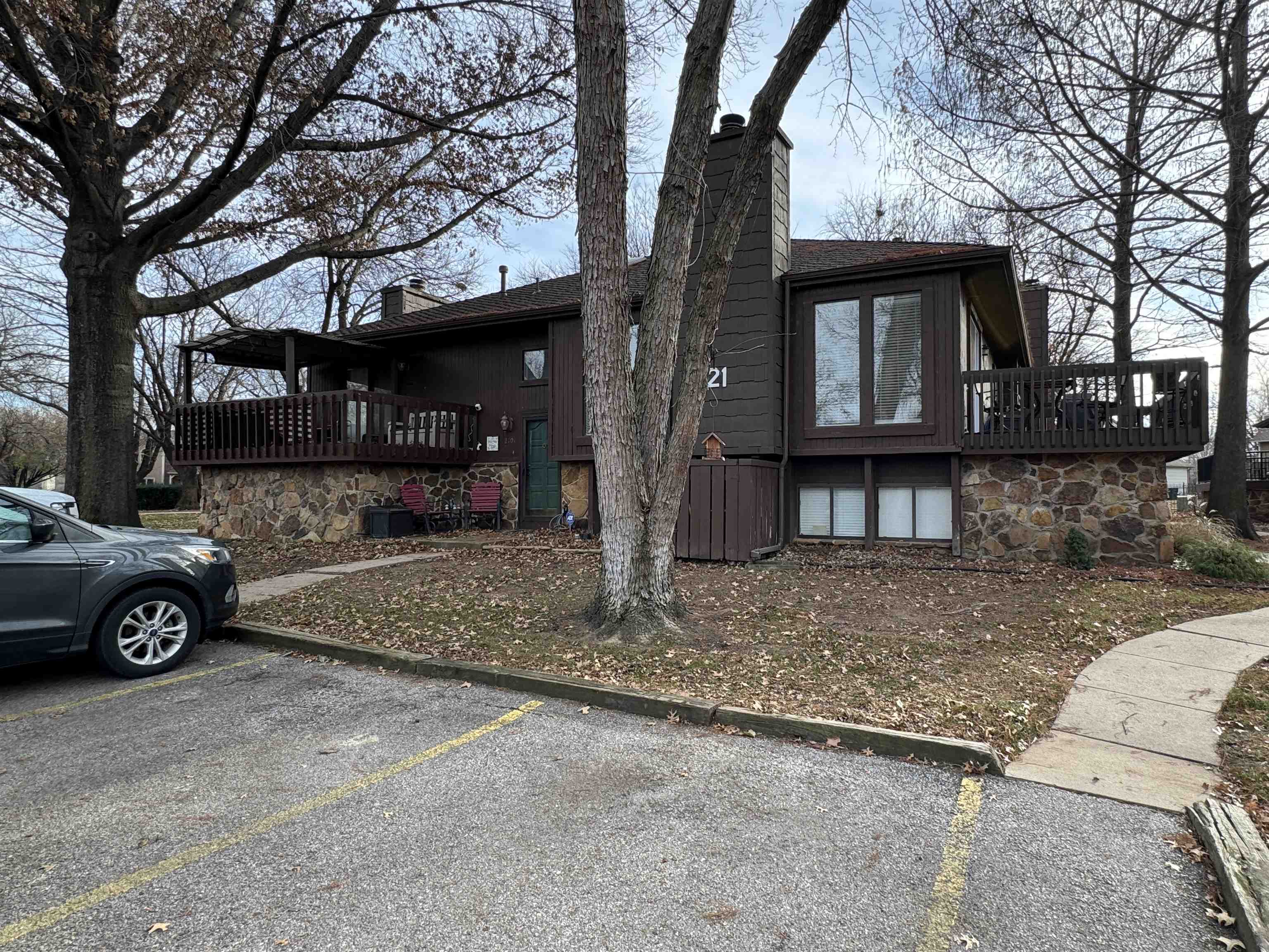 2421 S Yellowstone St