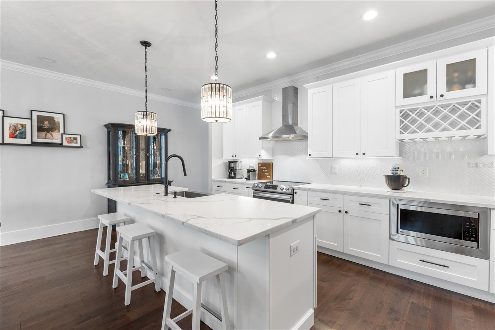 107 W Genesee Street