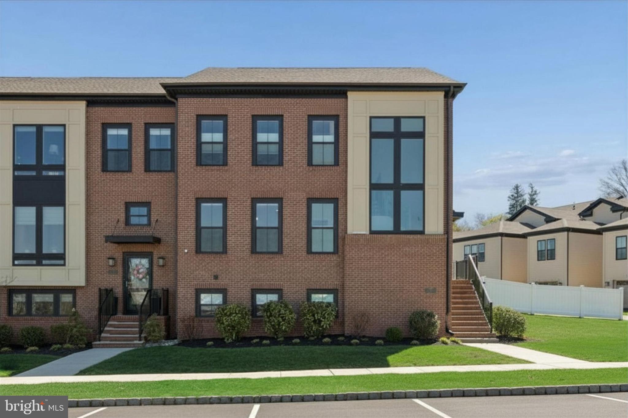 61 Village Dr  