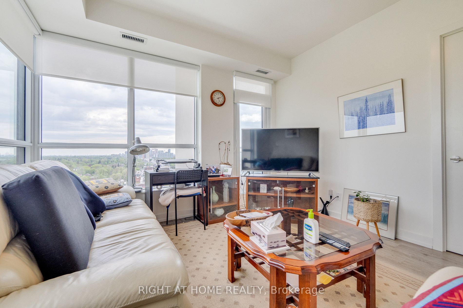 1 Grandview Ave 1209
