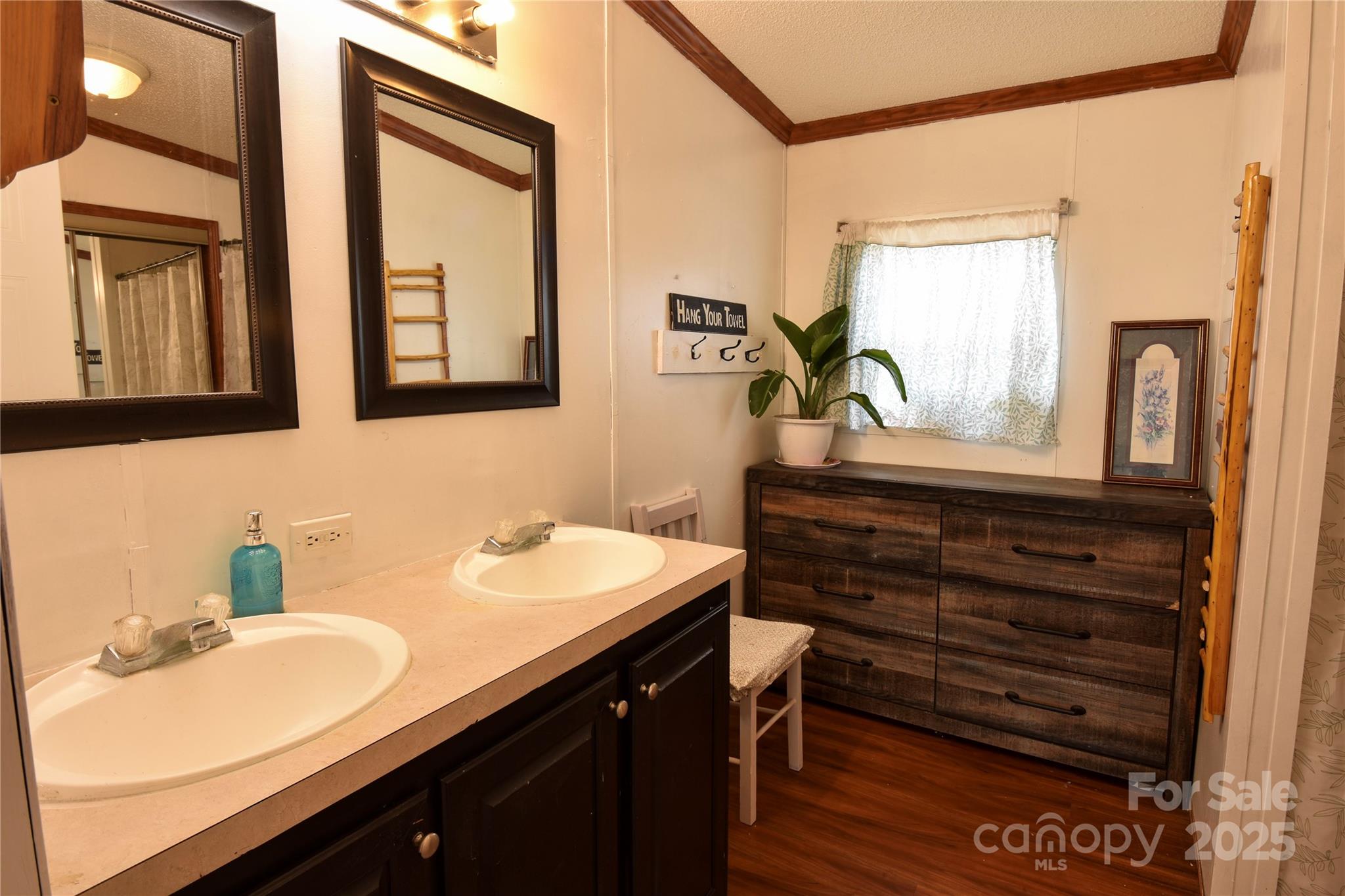 1007 W Cabaniss Road