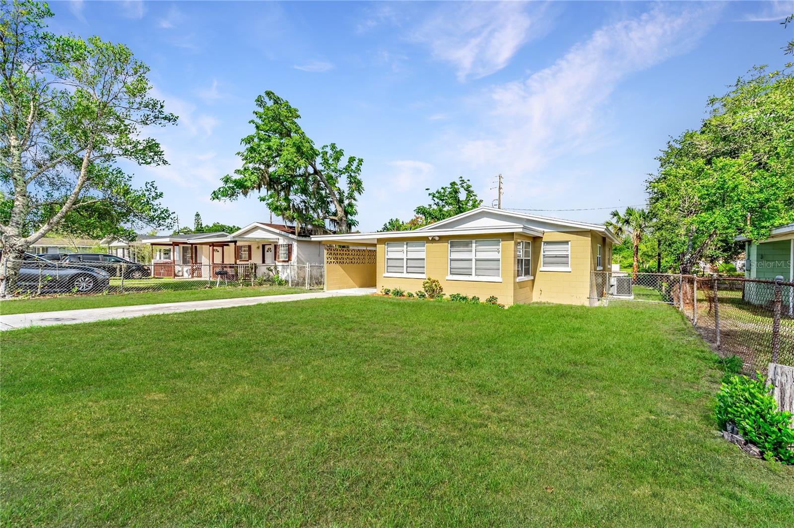 2112 Bassedena Circle W