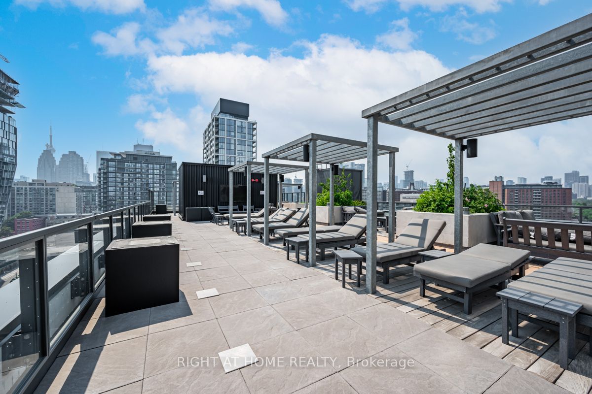 120 Parliament St 405