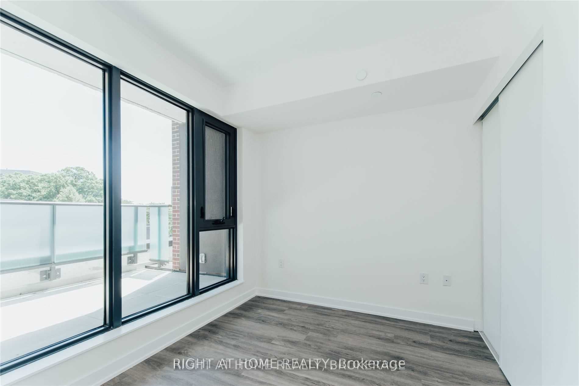 430 Roncesvalles Ave 406
